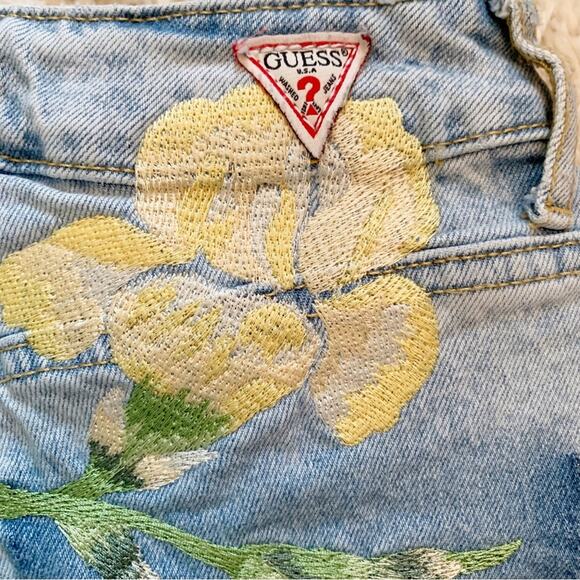 Guess 1981 Light Wash High Rise Straight Leg Embroidered Jeans 26 - Picture 4 of 9